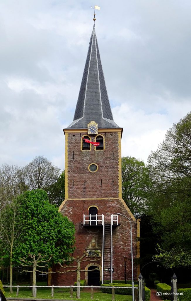 Torenkerk Winsum met buitentrap – Westerkwartier|NU Torenkerk Winsum met buitentrap